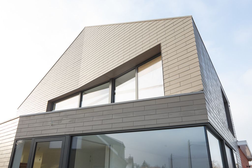 Ardoise de façade : une solution innovante et durable pour l’enveloppe de vos bâtiments 