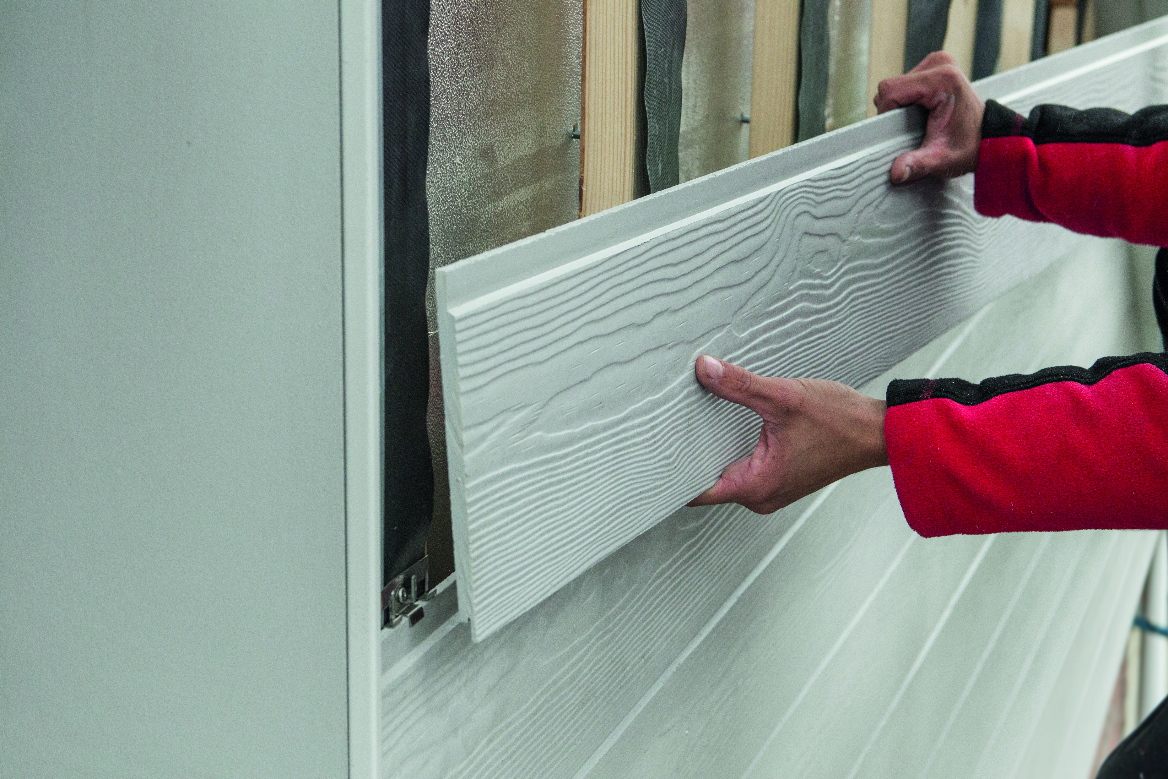 How-to-install-fiber-cement-cladding-on-your-facade-yourself-hands
